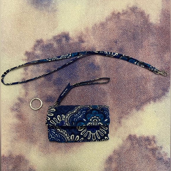SOLD Vera Bradley Blue and White Floral Wallet and Phone Clutch - Picture 2 of 4